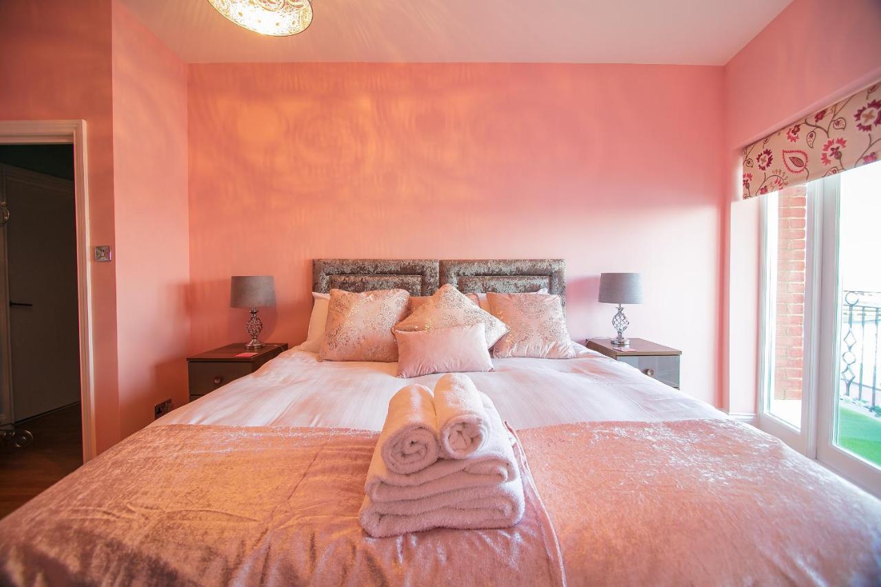 Royal Harbour Retreat - Balcony, Sea View Apartment